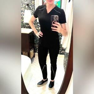 Jaanuu black tech fabric scrub set size XS